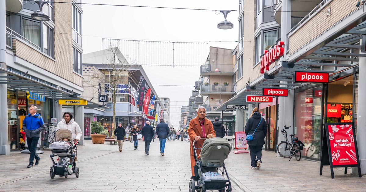 De ‘lelijkste stad van Nederland’ is vijftig jaar oud. ‘Het is moeilijk om één favoriete plek in Alm