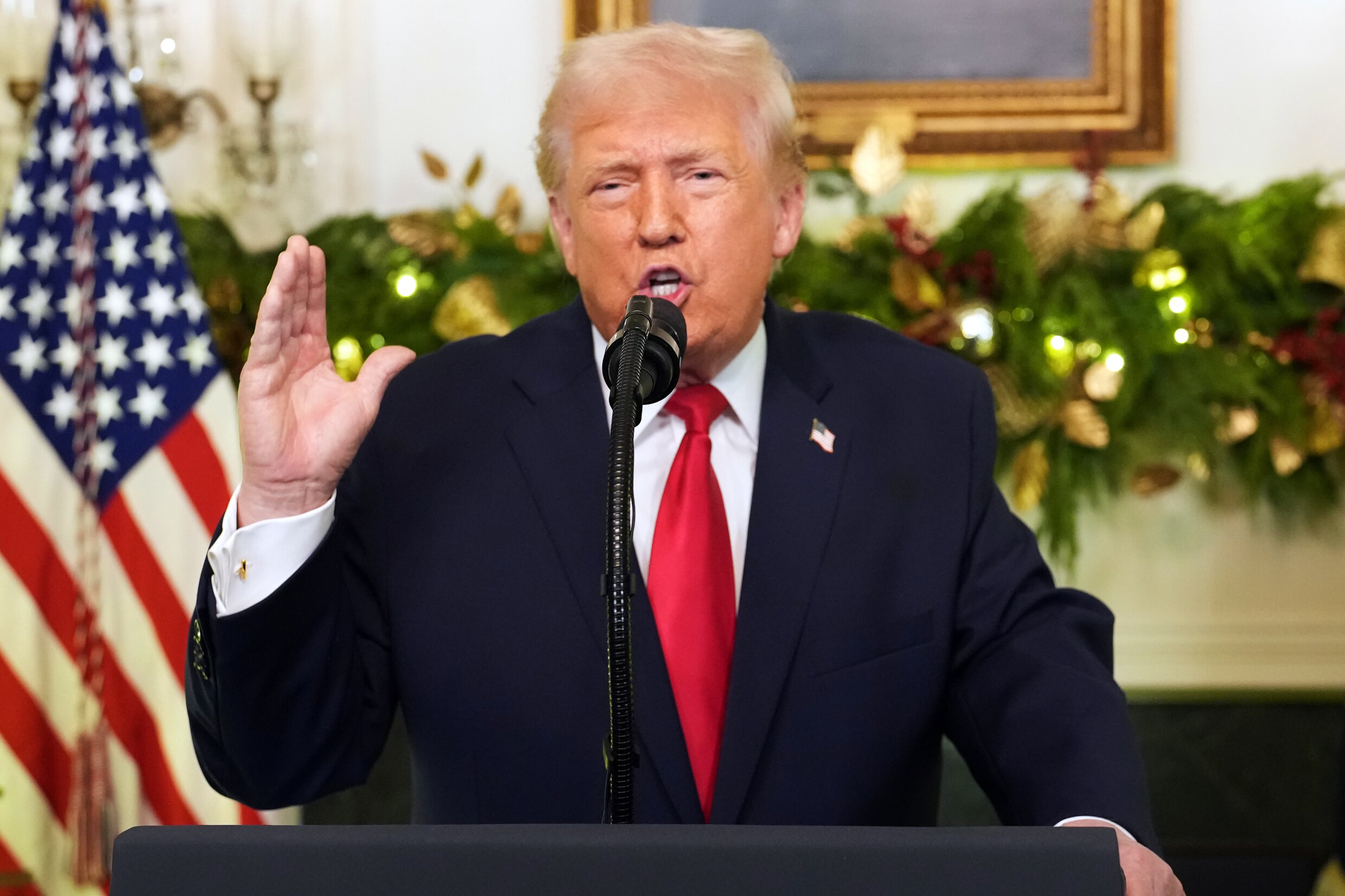 Trump verdedigt zijn beleid in turbospeech van 18 minuten. 'Heffingen, mijn  favoriete woord!' | Trouw