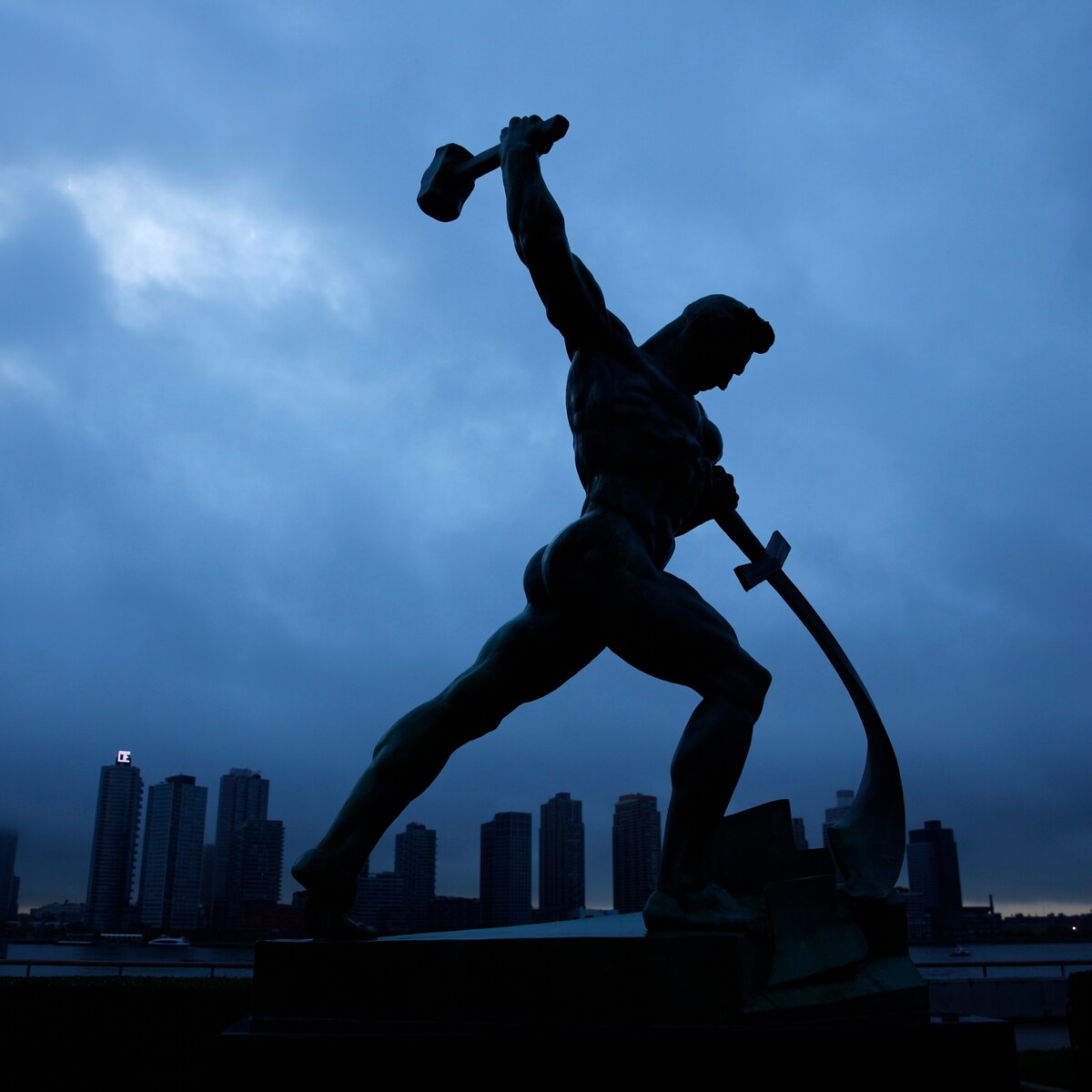 Angst en vijanddenken verschralen ons begrip van vrede, schrijft Marianne  Thieme | Trouw