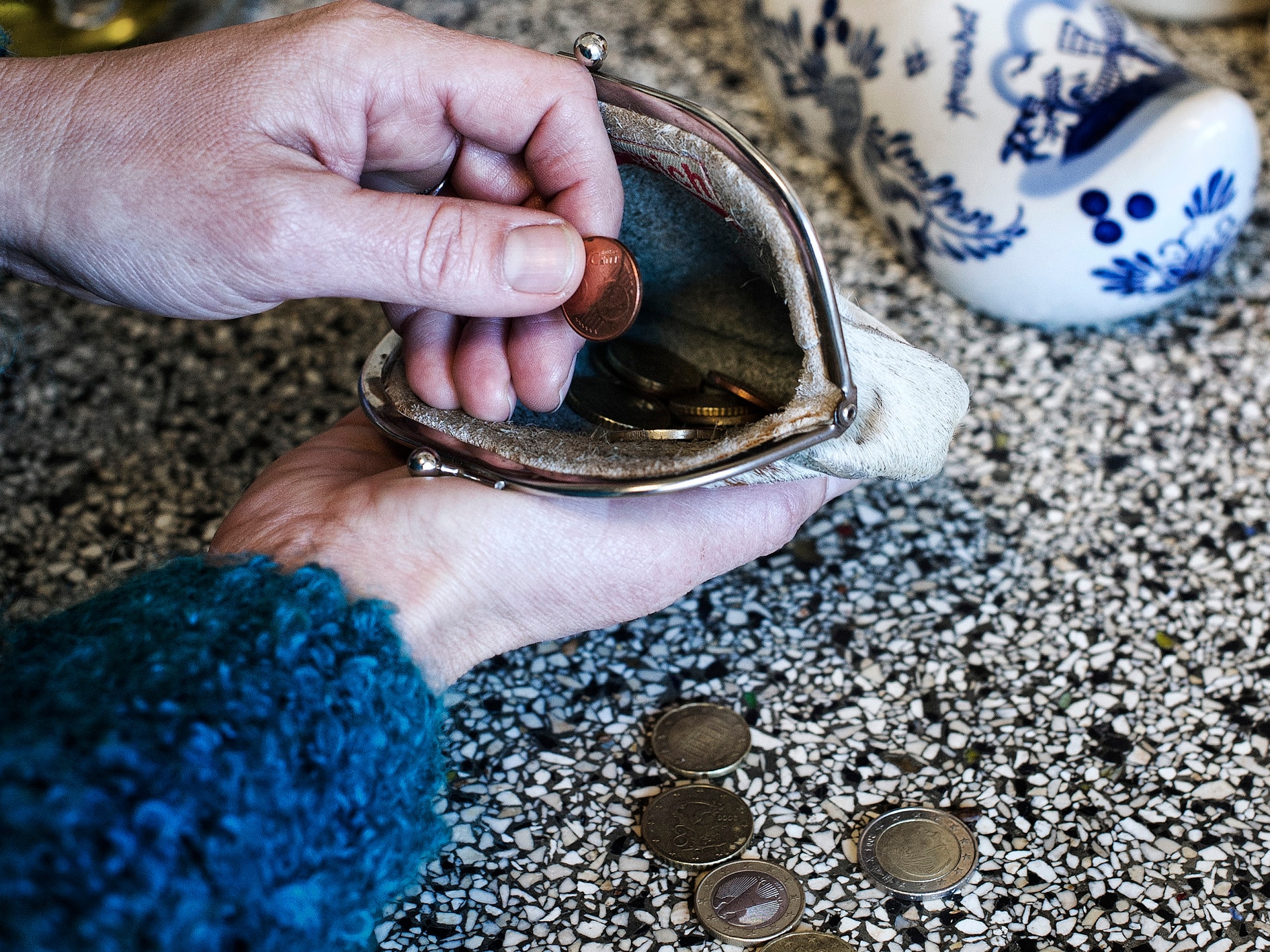 Volgens SP en SGP zijn er 1 tot 2 miljoen mensen in Nederland die enorm hechten aan contant betalen.