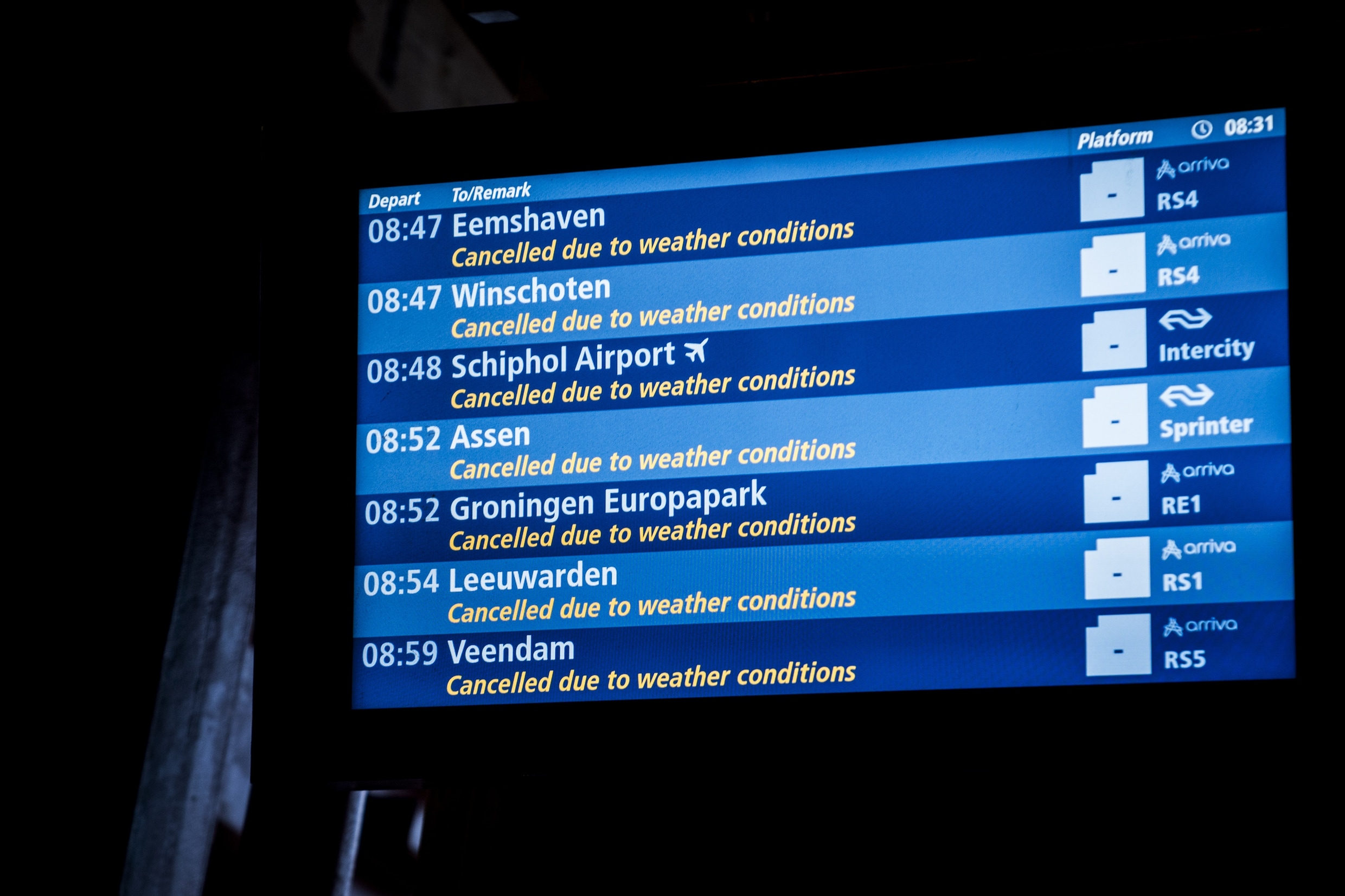 ‘Extreme situatie’ op wegen in noorden land, code rood verlengd tot 15. ...