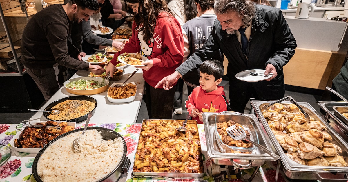Hoe een christelijke kerk de deuren opent voor een iftar voor iedereen