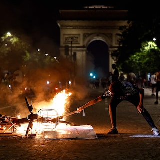 Hevige rellen in Parijs na Champions League-winst Paris Saint-Germain: 130 arrestaties, busvervoer stilgelegd