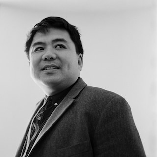 We volgen allemaal die dwingende Schipholpijl van ontwerper Kho Liang Ie