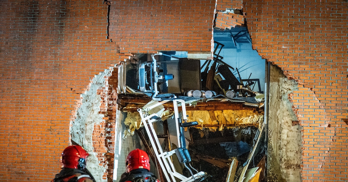 Zeker zeven gewonden na explosie en brand bij flatgebouw Amsterdam