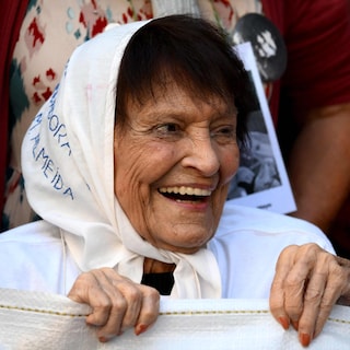 Boegbeeld van ‘Dwaze Moeders’ in Argentinië, Taty Almeida (95), overleden