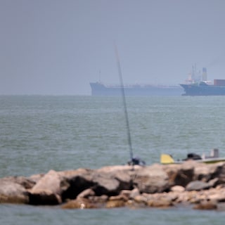 Trump dreigt met eigen tol voor passeren Straat van Hormuz