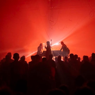Recensie: bij de live uitvoering van de soundtrack van ‘Chernobyl’ komen de beelden uit de serie vanzelf bovendrijven