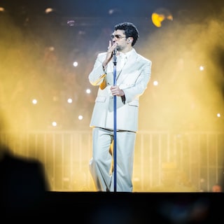 Bad Bunny betovert iedereen in Arnhem: ‘Hij zorgt ervoor dat wij Latino’s onze rug rechten’