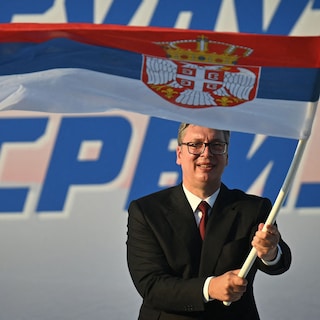 De Servische president Vucic treedt af, zoals de demonstranten vroegen. Maar nu wil hij premier worden