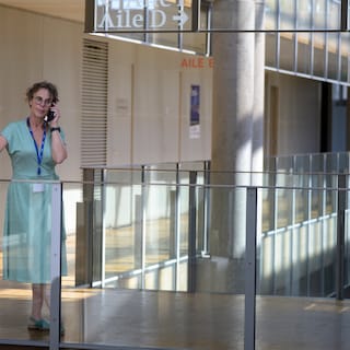 In Brussel wordt alles bedisseld? Niets van waar. Het is daar veel opener dan in Den Haag