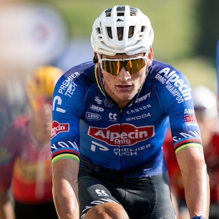 Wat is het herstelprotocol voor wielrenners als Mathieu van der Poel in de Tour?