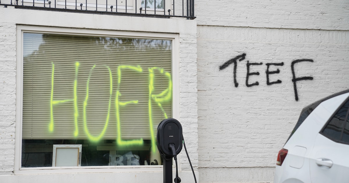 Aanhoudingen na anti-azc-intimidatie in Engelen, gemeente verbiedt vlaggen