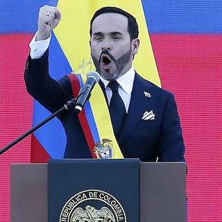 De la Espriella beëdigd als president Colombia, belooft ‘orde, gezag en vrijheid’ te herstellen