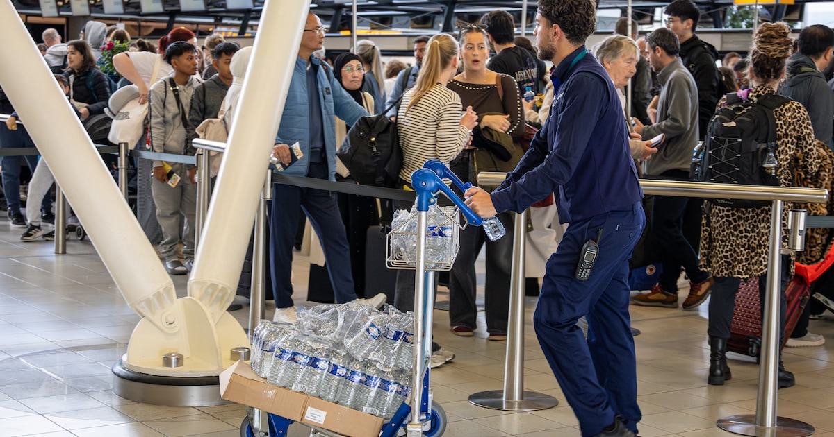 Personeel op Schiphol hoopt op een mooiere toekomst, maar voorlopig heerst er vooral spanning