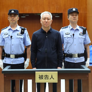 Uitspraak in Chinees megaschandaal: oprichter van gevallen vastgoedreus Evergrande levenslang de cel in