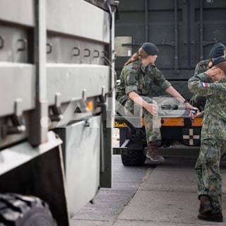 Defensie is nog ver verwijderd van het streefcijfer voor vrouwelijke militairen