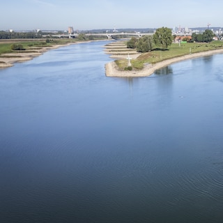 Boeren en burgers lieten het waterpeil graag aanpassen aan hun wensen, nu moeten zij zich aanpassen aan het water