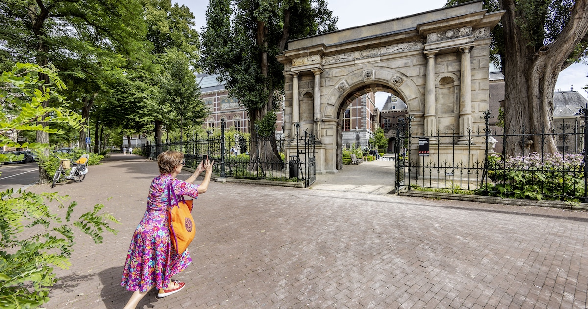 Is de Herepoort in de tuin van het Rijksmuseum een staaltje binnenlandse roofkunst?