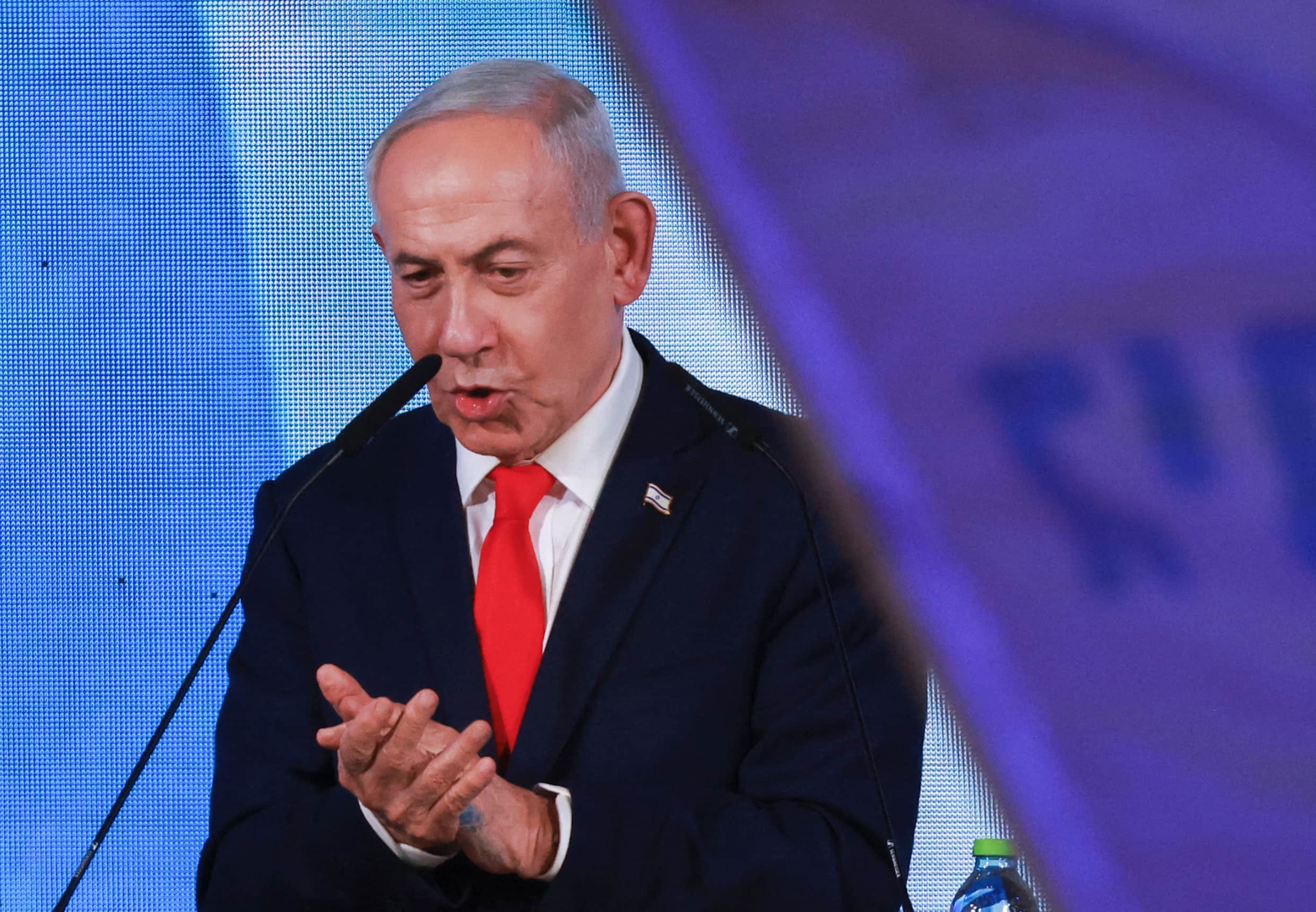 Blok Netanyahu blijft na tellen 85 procent van de stemmen aan kop | Trouw