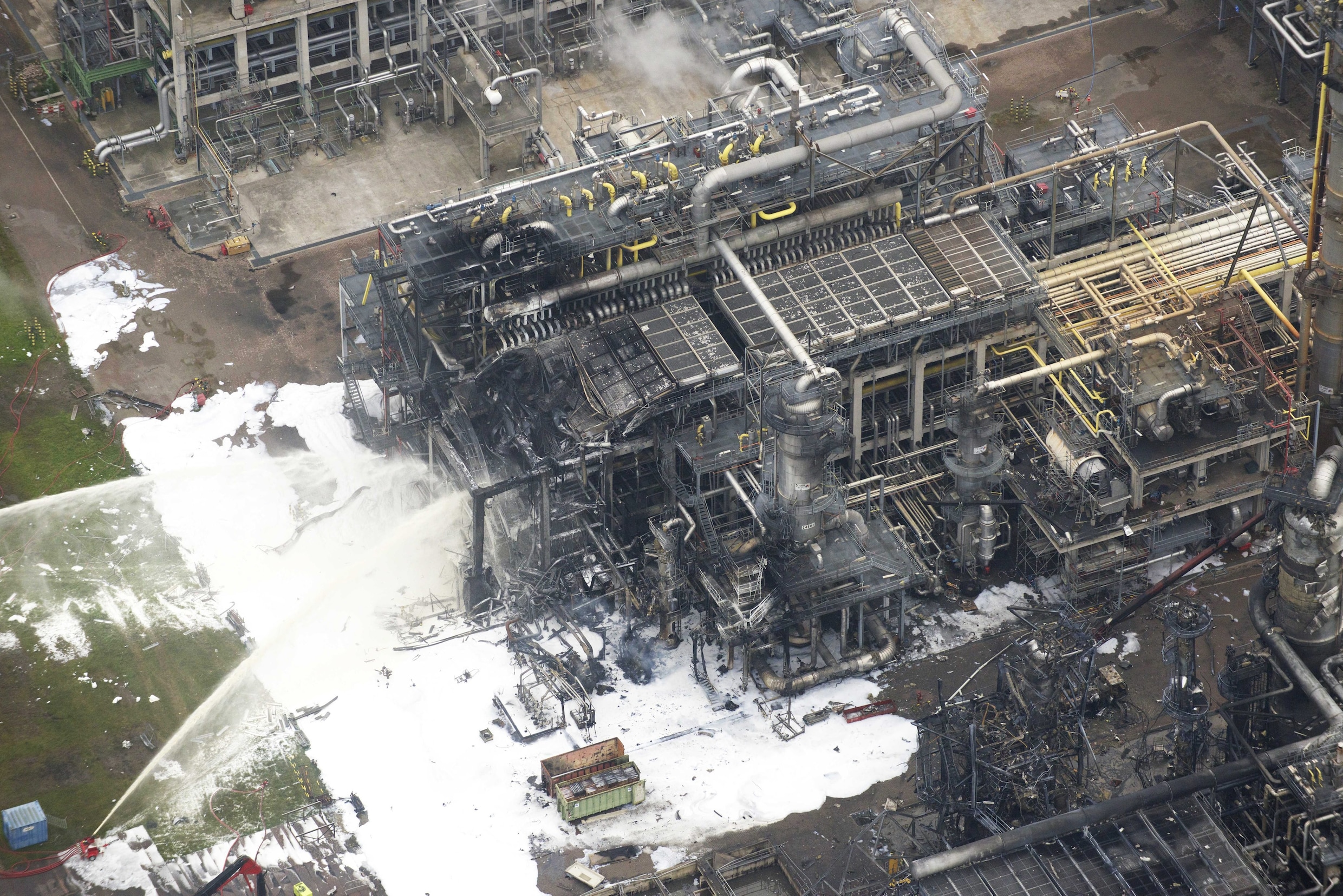 Shell: explosie Moerdijk kwam door overdruk | Trouw