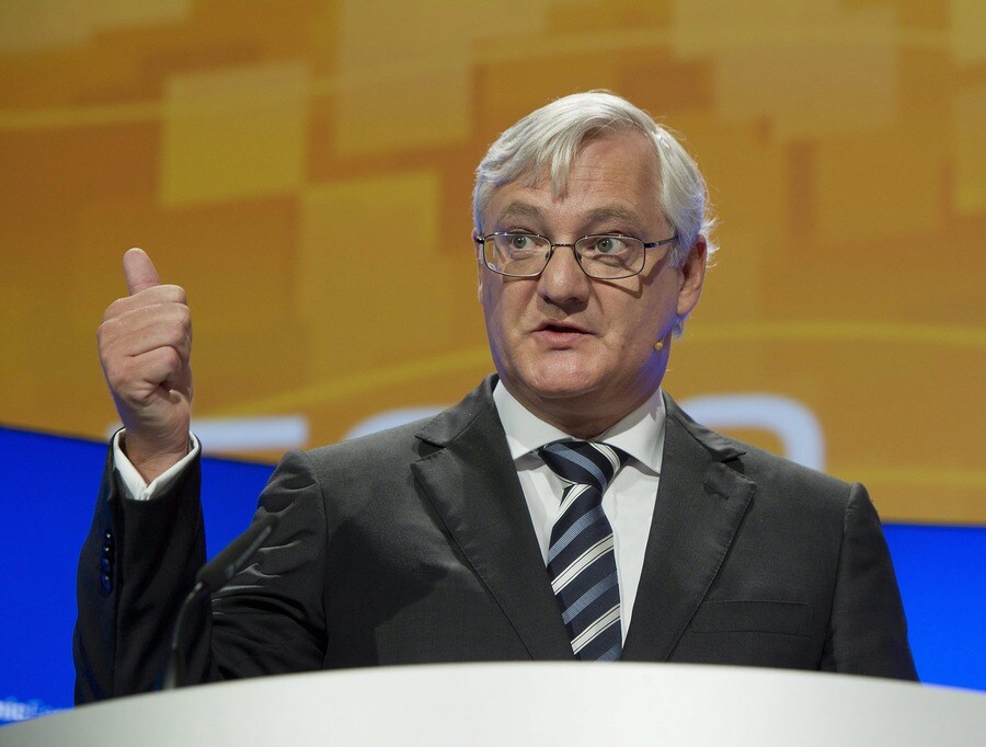 FNV: Topbestuurders verdienen veel te veel | Trouw