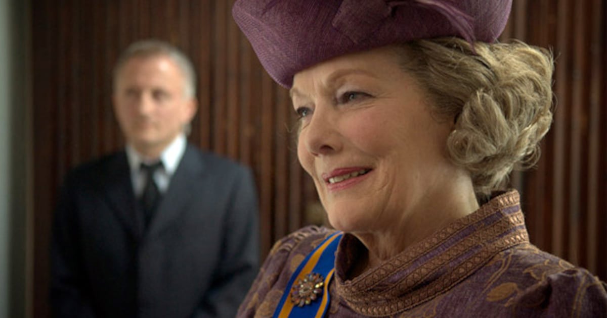 Beatrix rookt, drinkt en bemint in tv-serie | Trouw