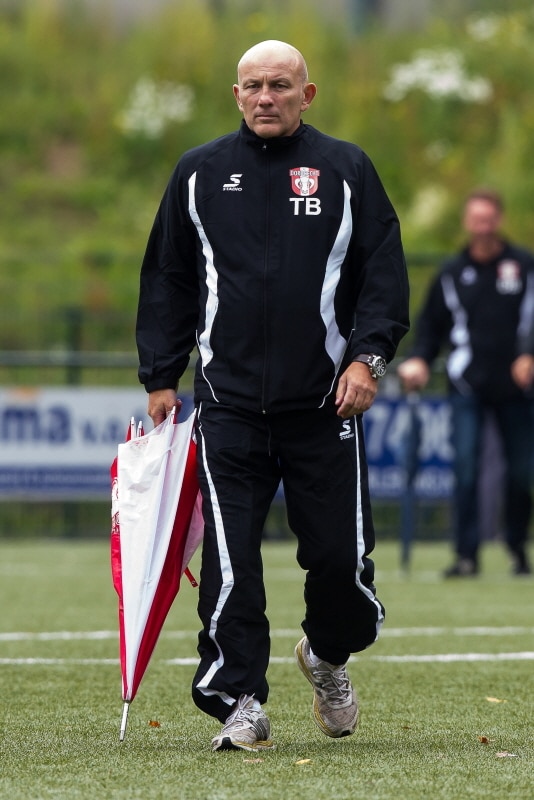 Theo Bos als trainer van FC Dordrecht.