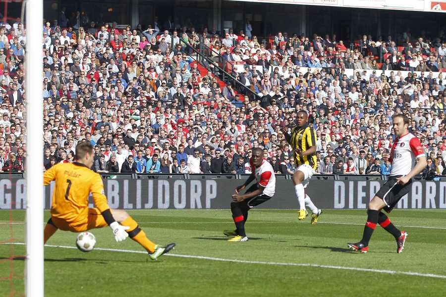 Feyenoord Mag Nog Hopen Op Titel Na Zege Op Futloos Vitesse | Trouw