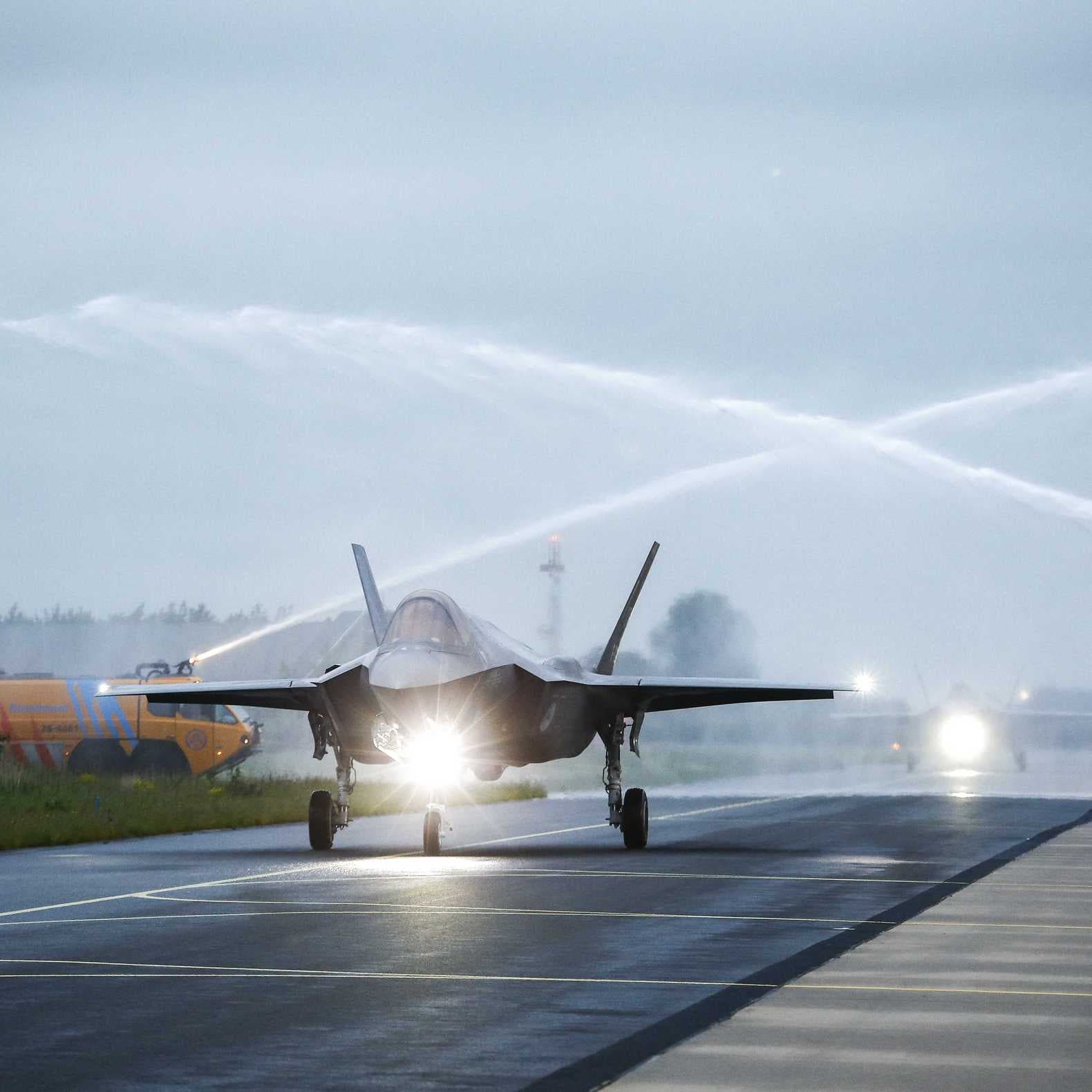 JSF maakt toch geen toeristisch rondje boven Nederland | Trouw