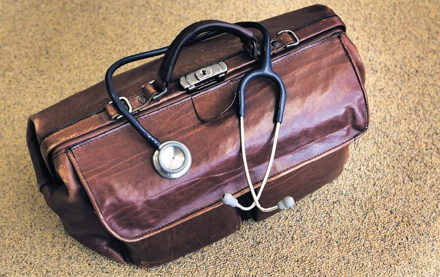 Zorgcontroleurs komen straks ongevraagd bij de mensen binnenvallen