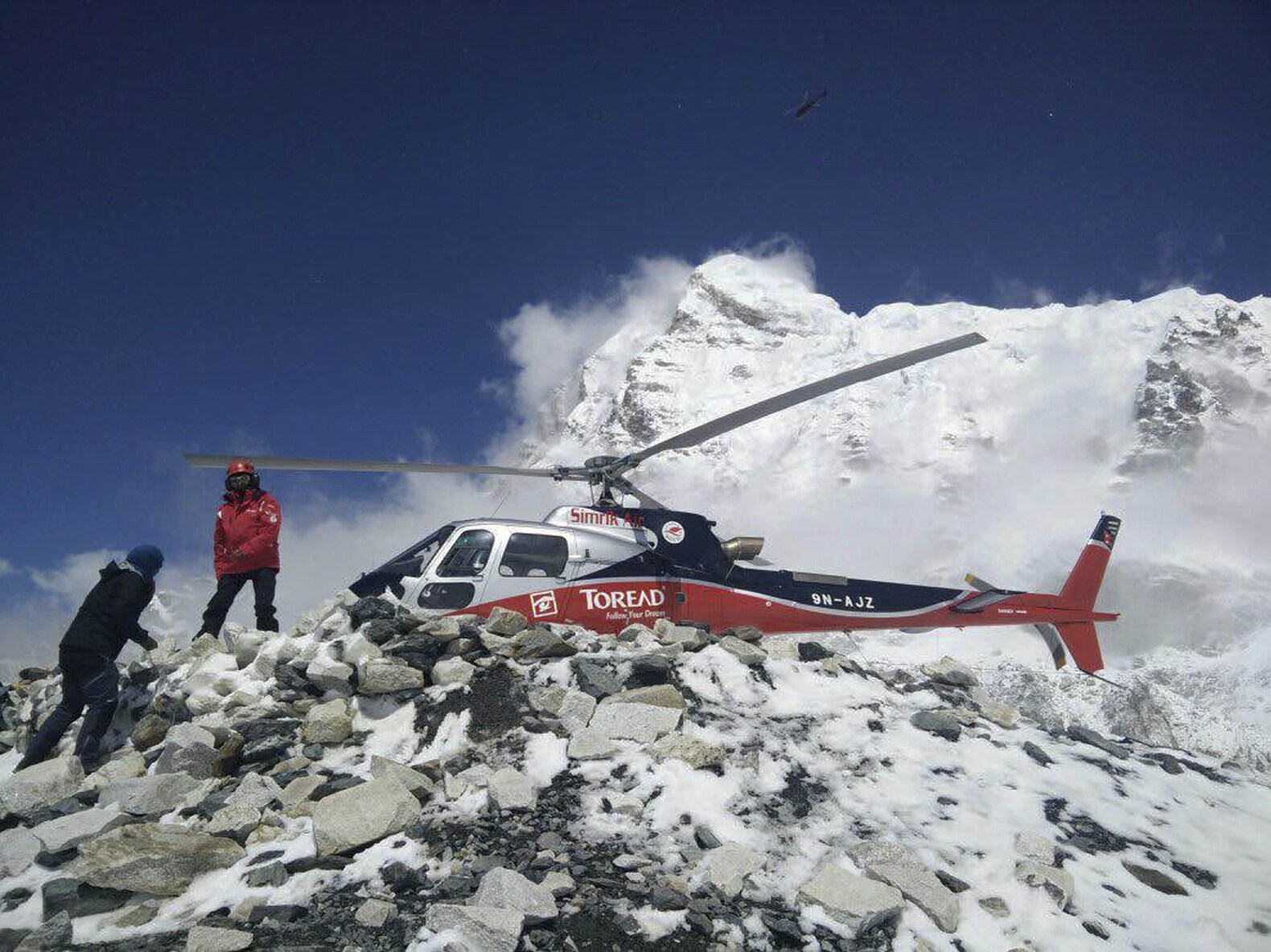 Beroemde bergbeklimmer: red eerst de Nepali's