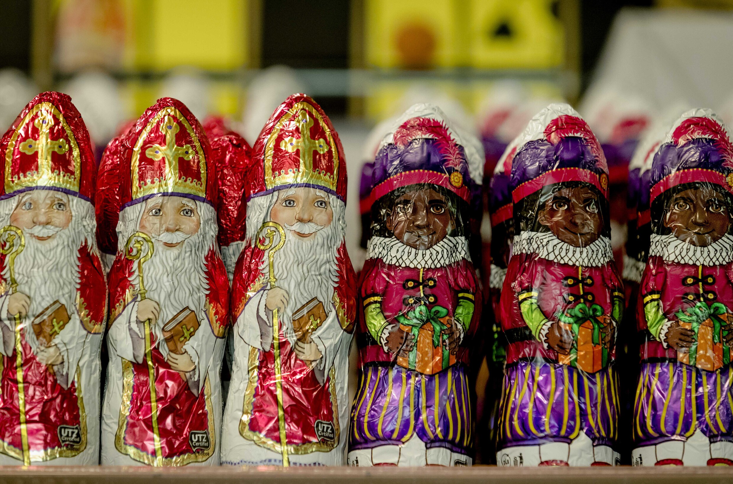 Moeder houdt kinderen thuis bij sinterklaasfeest met Zwarte Pieten
